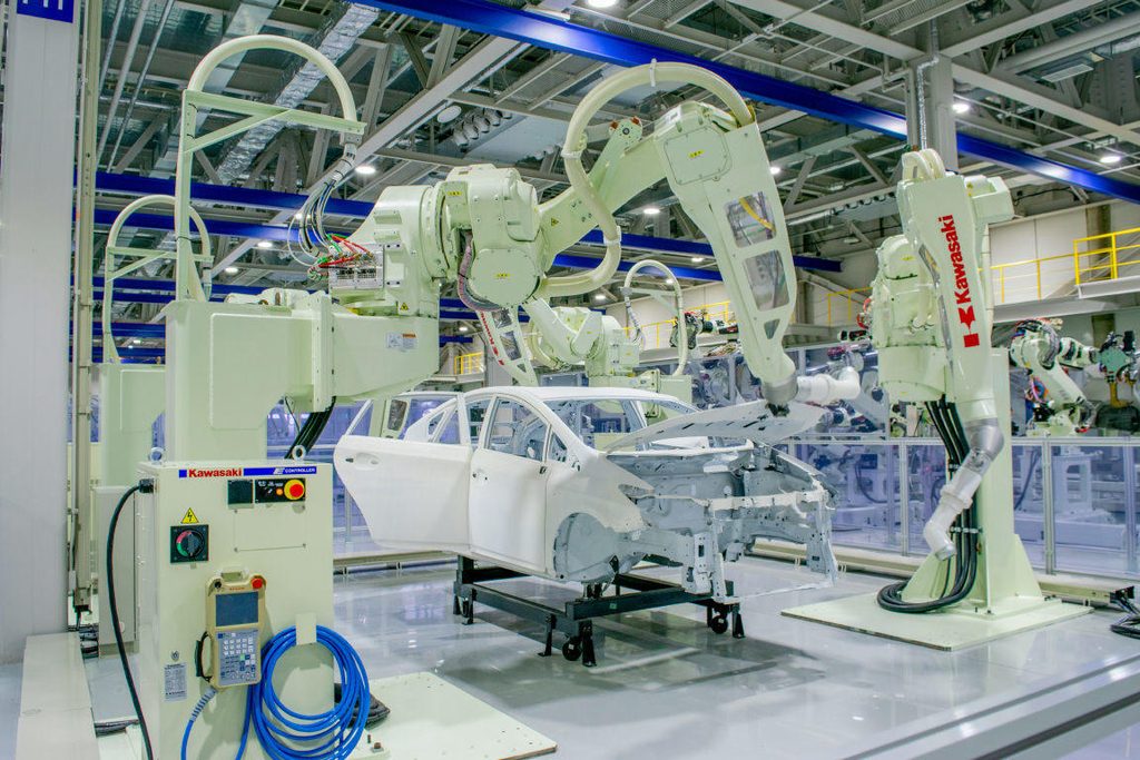川崎重工の人共存型双腕スカラロボット「duAro」は、女子大生の私でも簡単に使えた!03