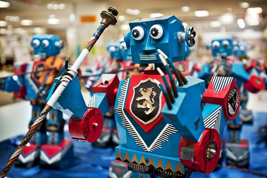 ロボットのおもちゃが並んでいる様子