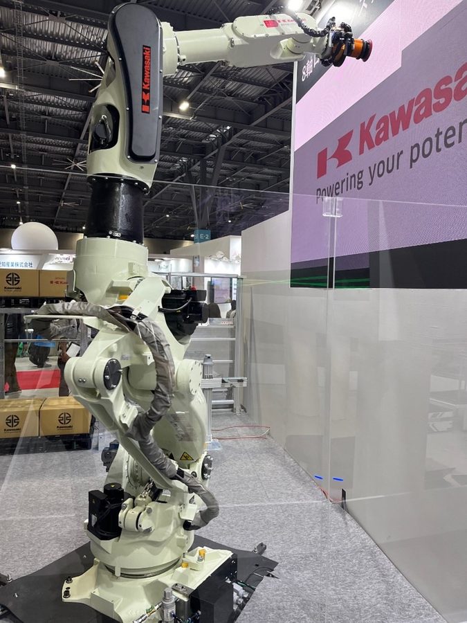 ロボットの自動化例を展示している