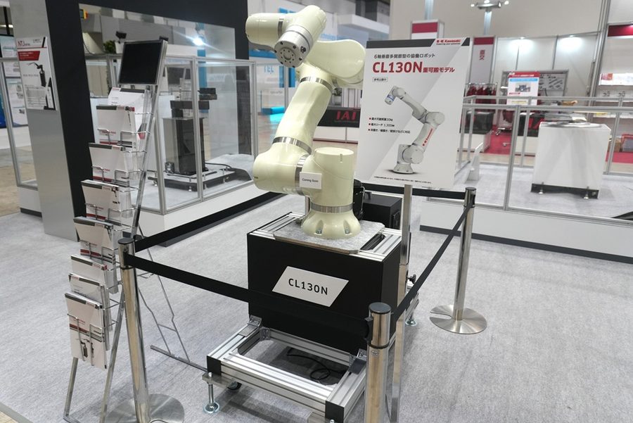 6軸垂直多関節型の協働ロボットCL130Nを参考展示