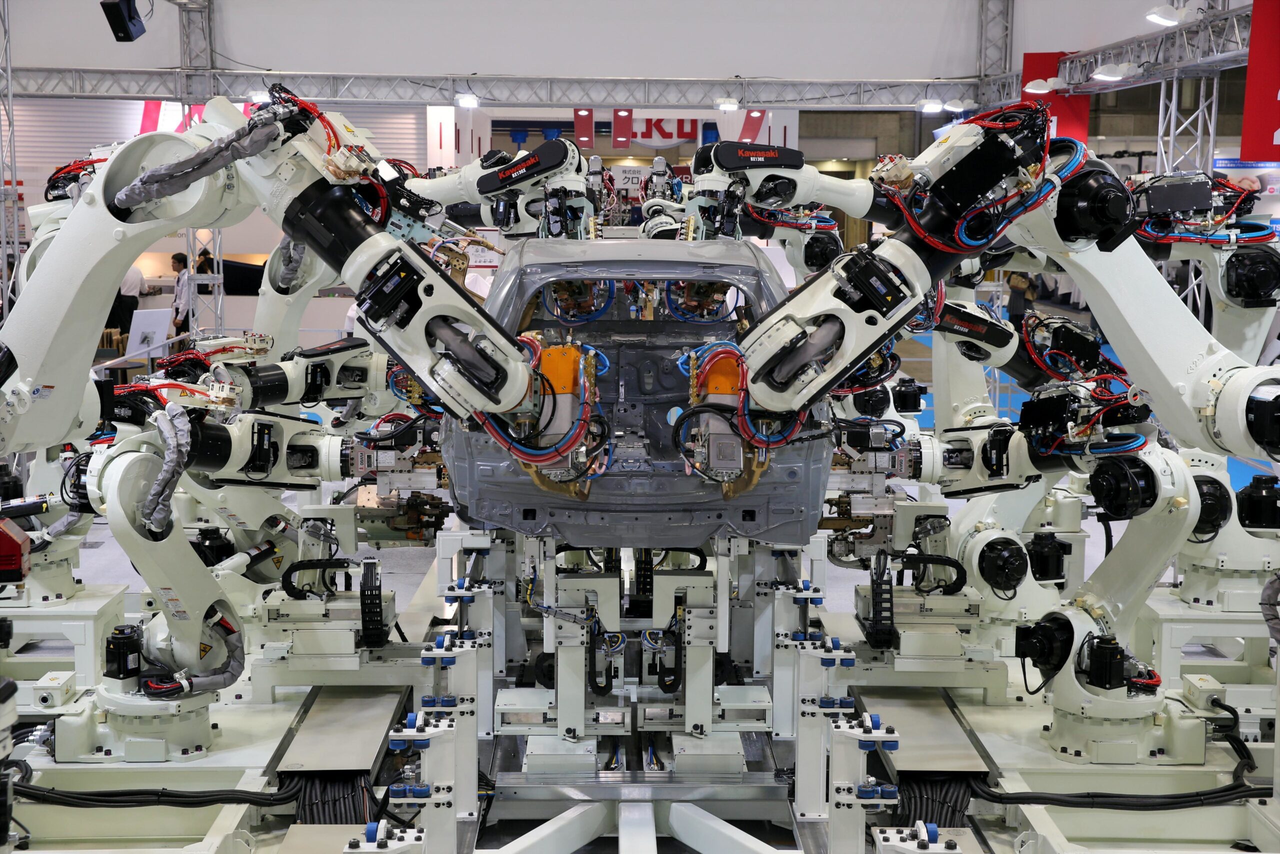 自動車組み立て産業用ロボット