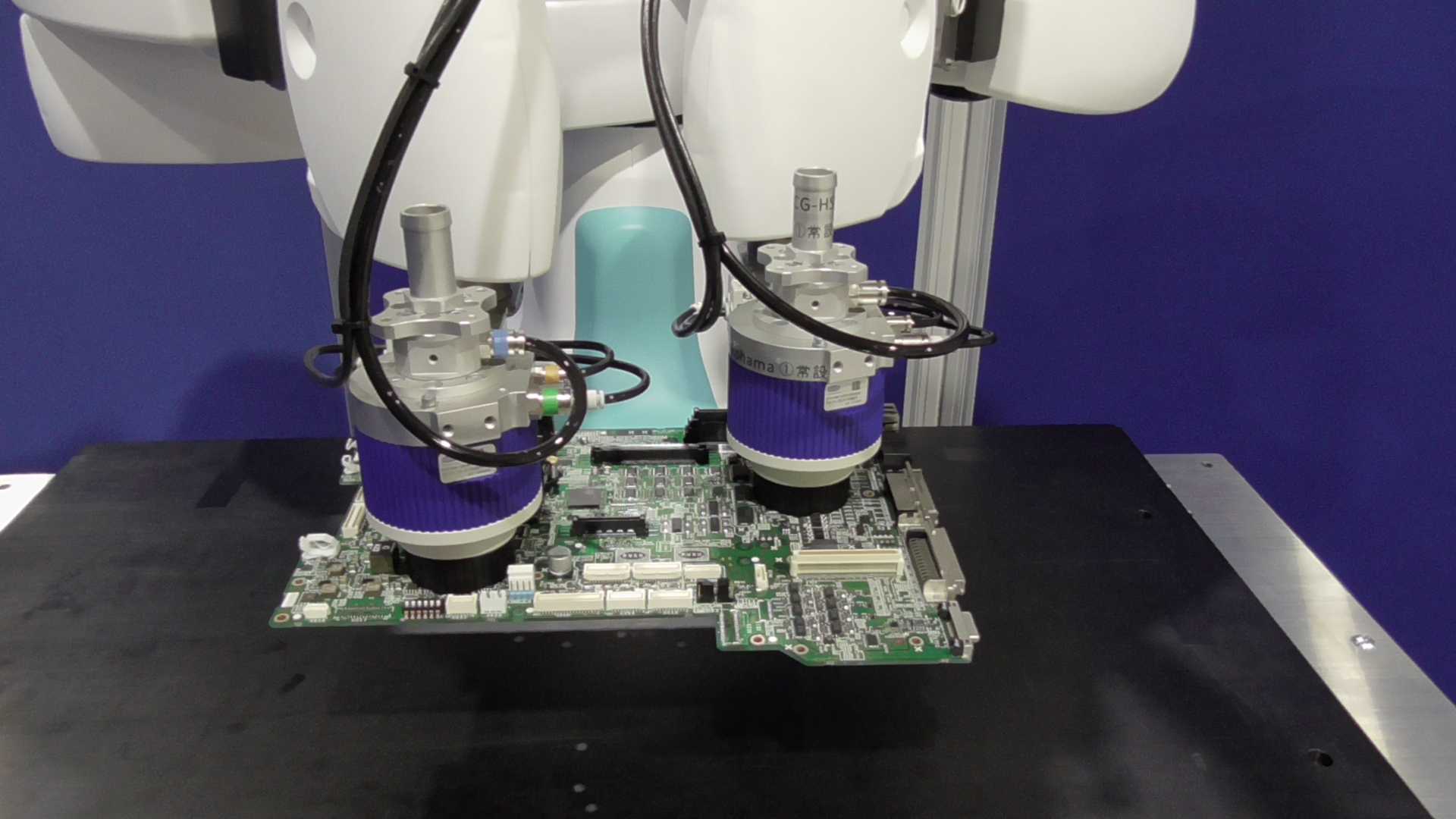 Flow Grippers for handling structured surfaces | Industrial Robots by ...